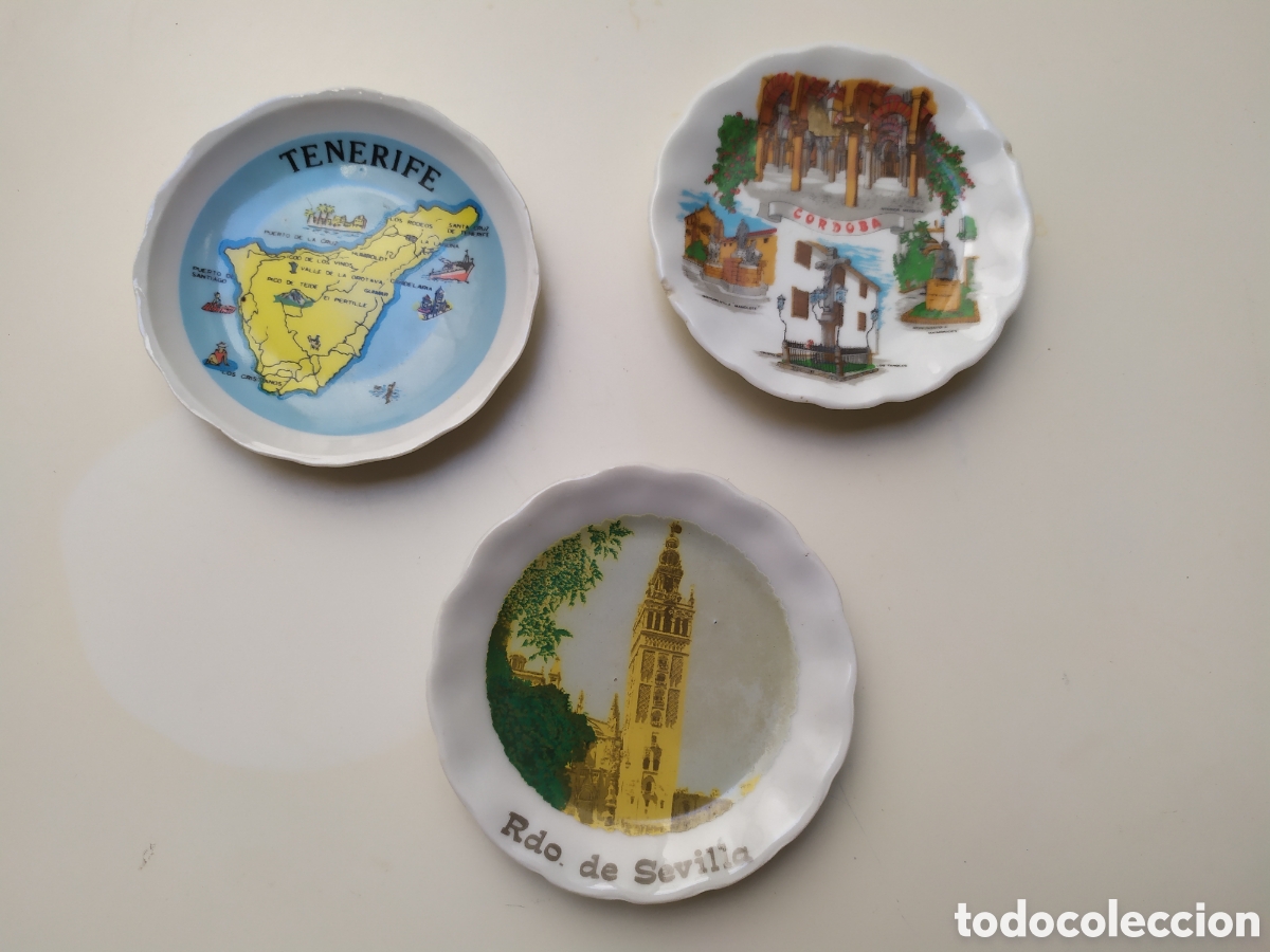 Antig&uuml;edades: Lote de 3 plato de cer&aacute;mica en miniatura, miden 8 cm de di&aacute;metro