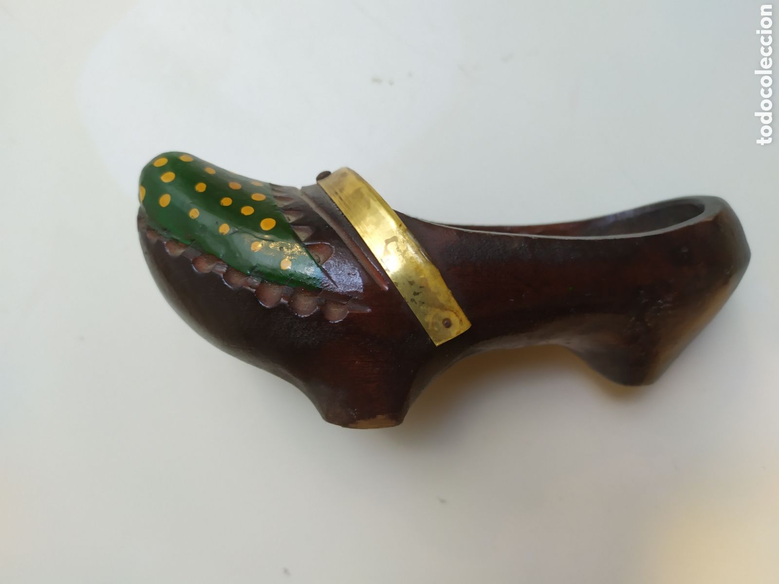 Antig&uuml;edades: Zueco vintage de madera para decorar