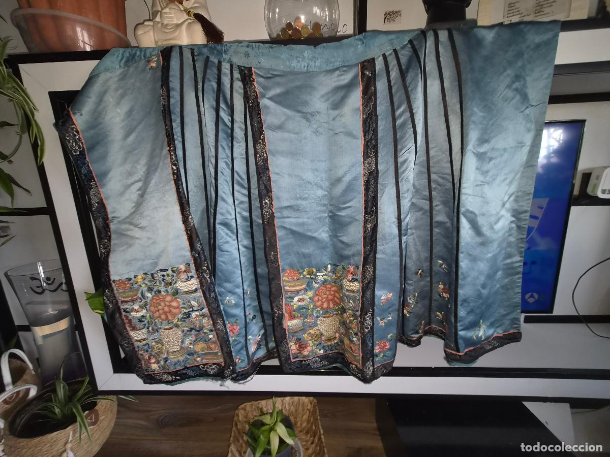 Antig&uuml;edades: Tela china antigua,dinast&iacute;a qing tard&iacute;a s XIX con dos ligeros desgastes en la seda (interiores)