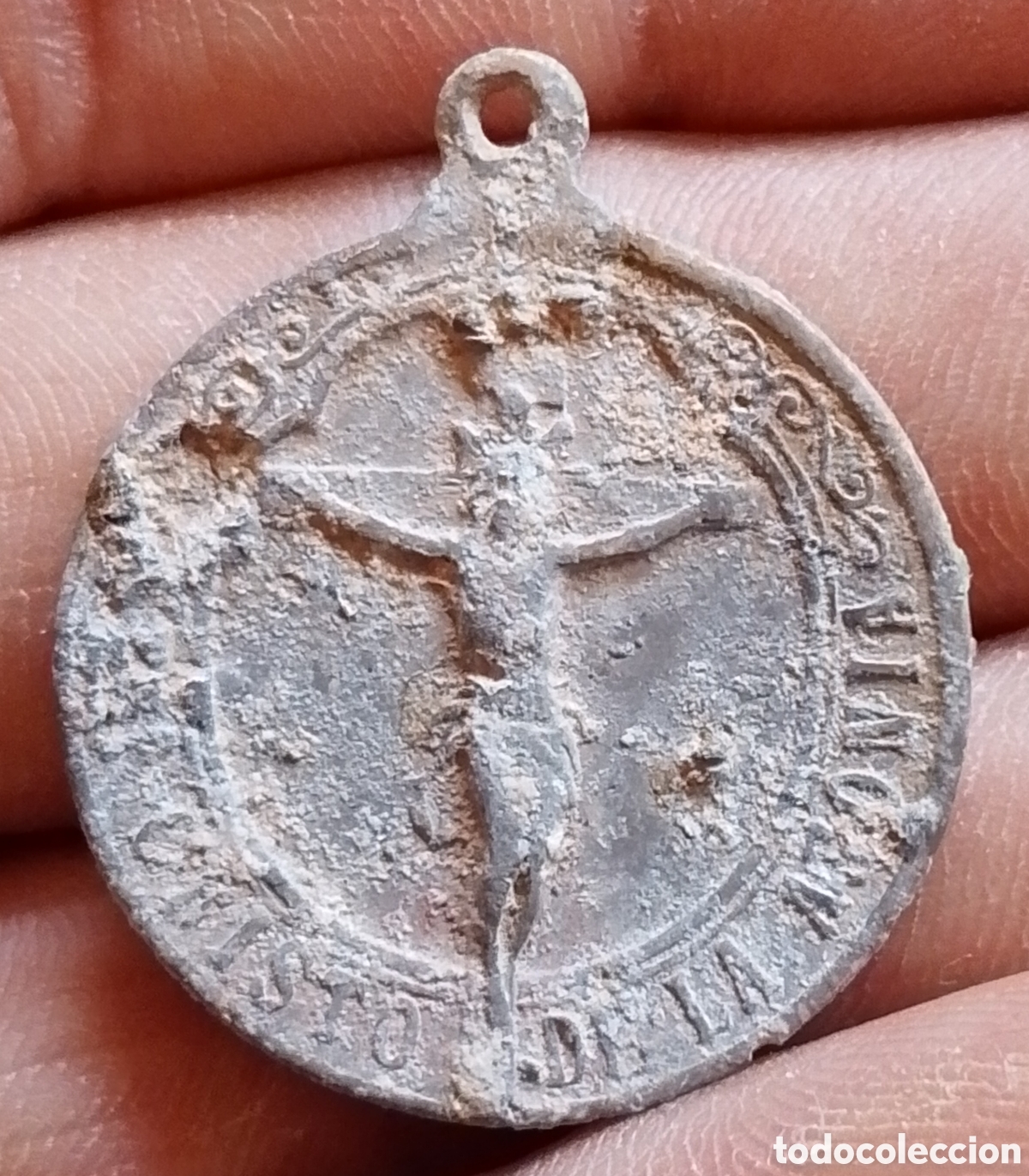 Antig&uuml;edades: A-Medalla religiosa Santo Cristo de la Agon&iacute;a San Pedro de Limpias Cantabria 1920-1930