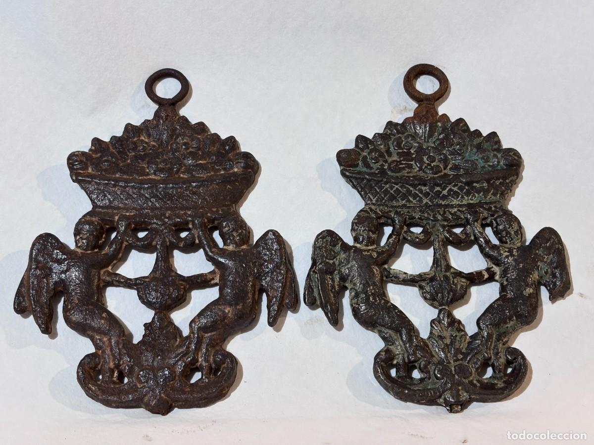 Antig&uuml;edades: Pareja de remates ornamentales con querubines - Foto 3
