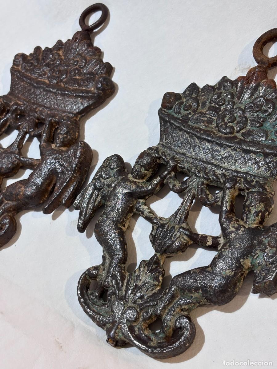 Antig&uuml;edades: Pareja de remates ornamentales con querubines - Foto 6