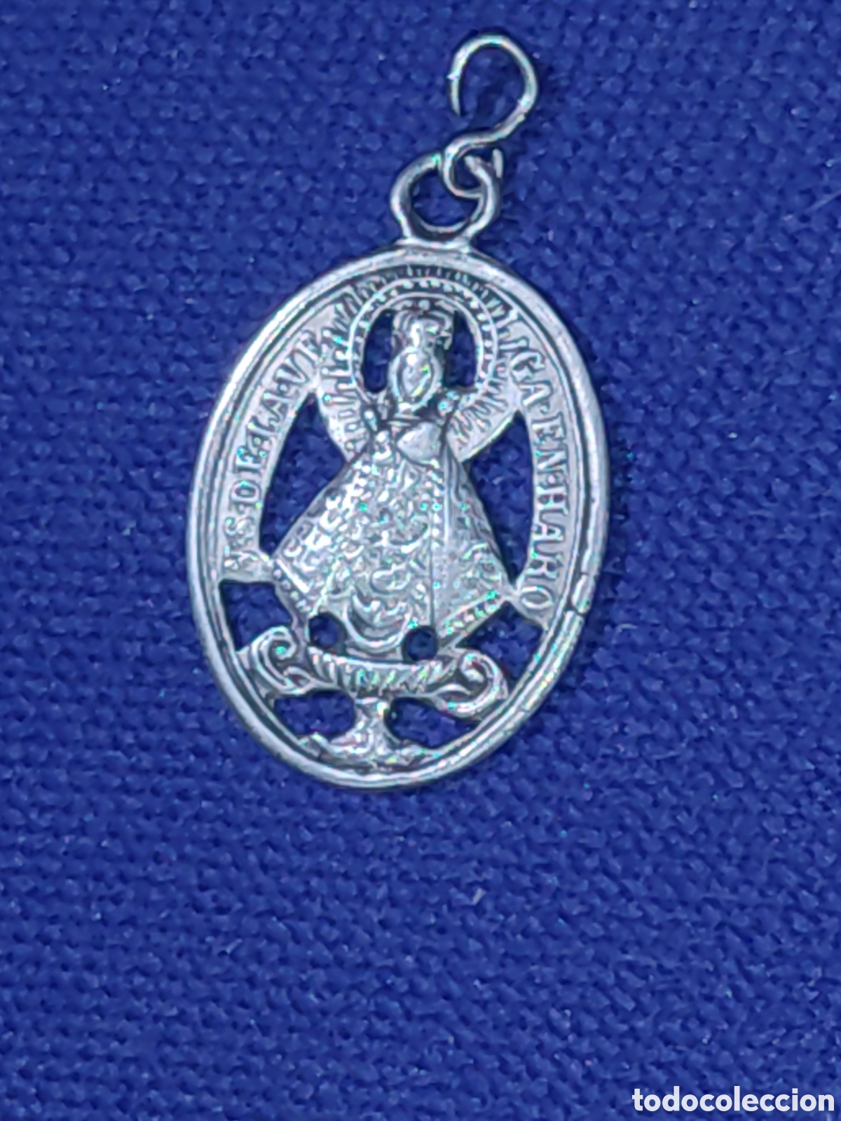Antig&uuml;edades: Medalla religiosa de plata de la virgen de Gaetano.