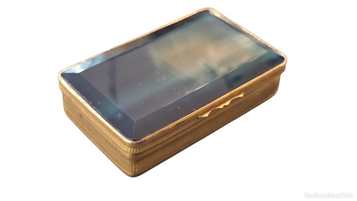 Antig&uuml;edades: Caja. &Aacute;gata y lat&oacute;n. Francia. Siglo XIX-XX. 2 x 7,5 x 5 cm.