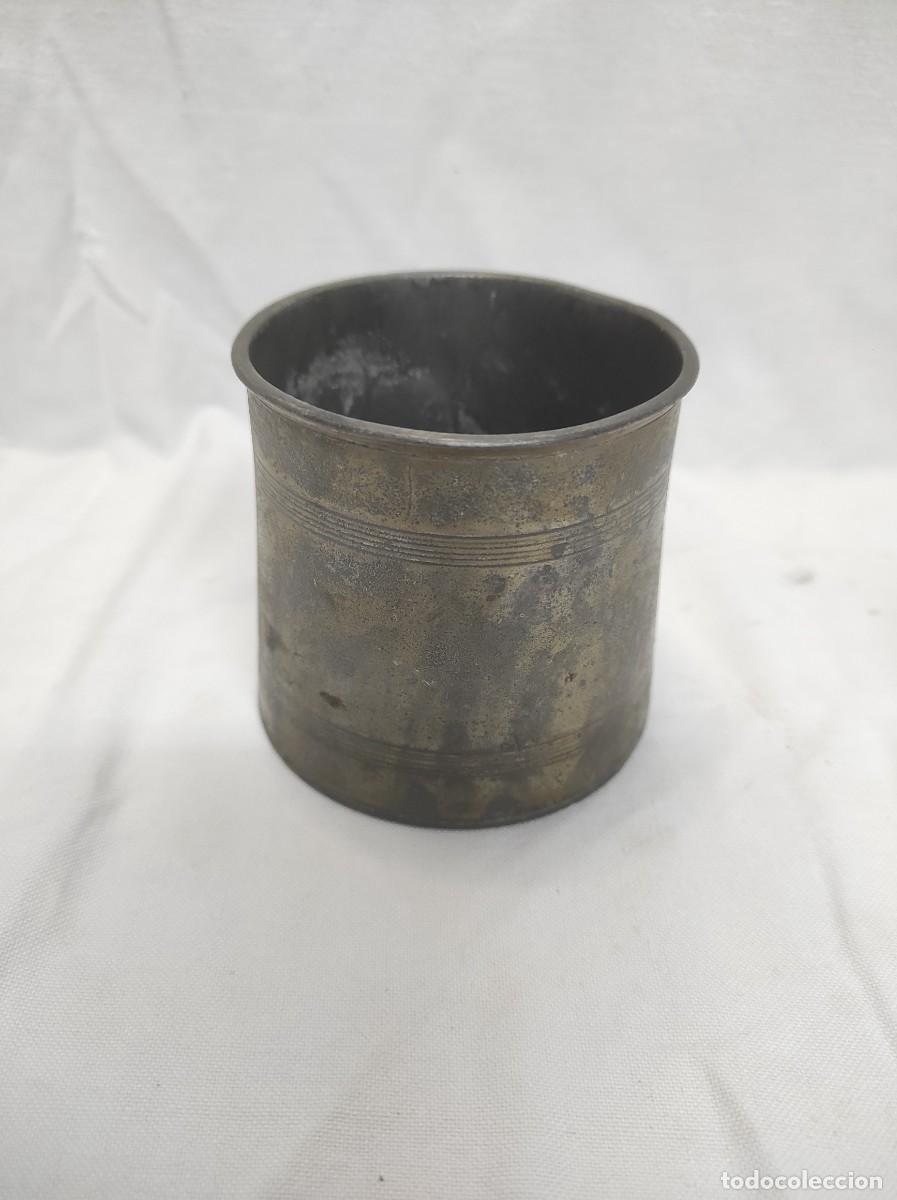 Antig&uuml;edades: Precioso vaso de esta&ntilde;o o similar, antiguo, posible vaso lit&uacute;rgico o budista del Nepal!