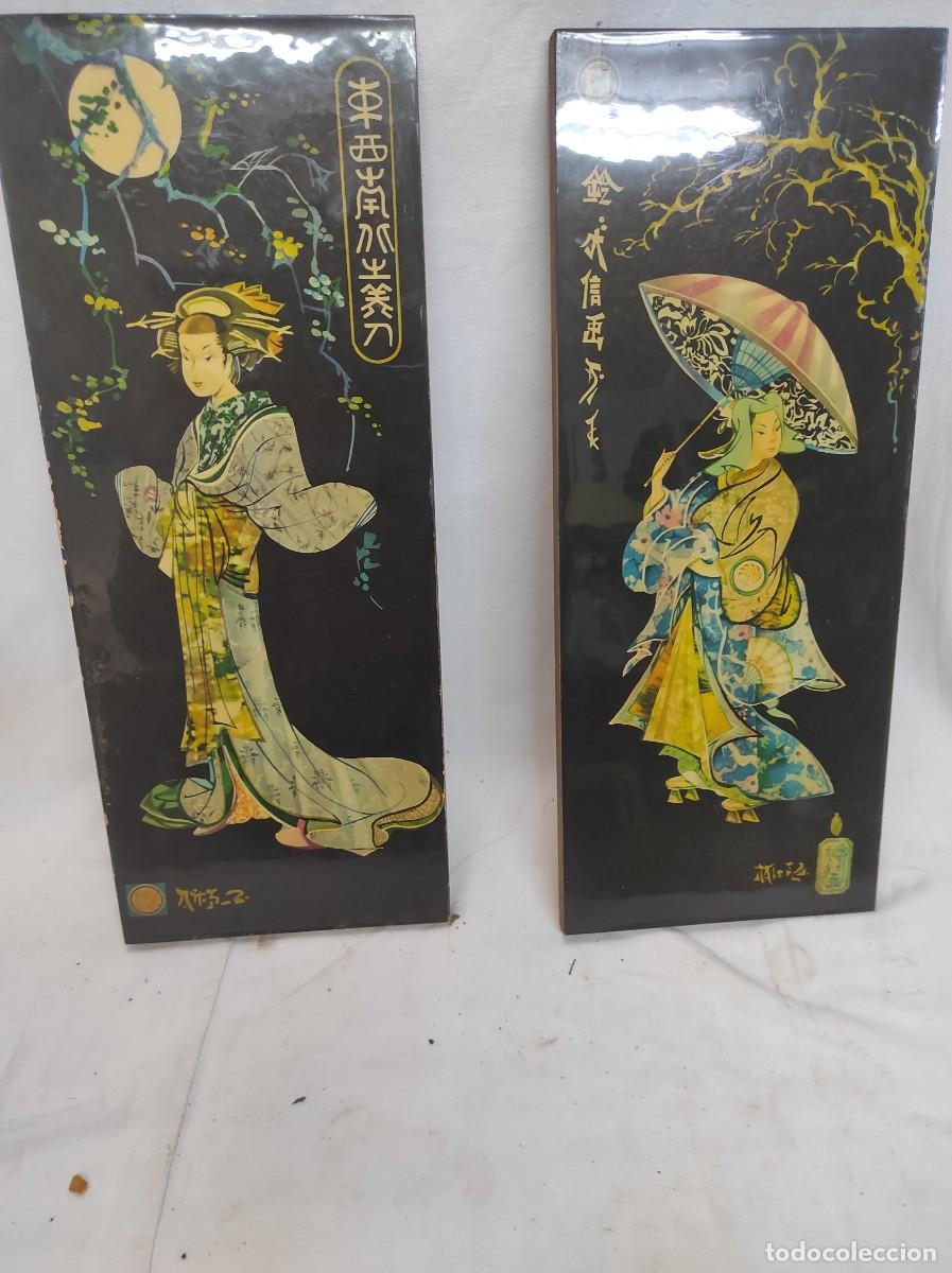 Antig&uuml;edades: Par de cuadros orientales, geisha, de madera lacada a&ntilde;os 70!