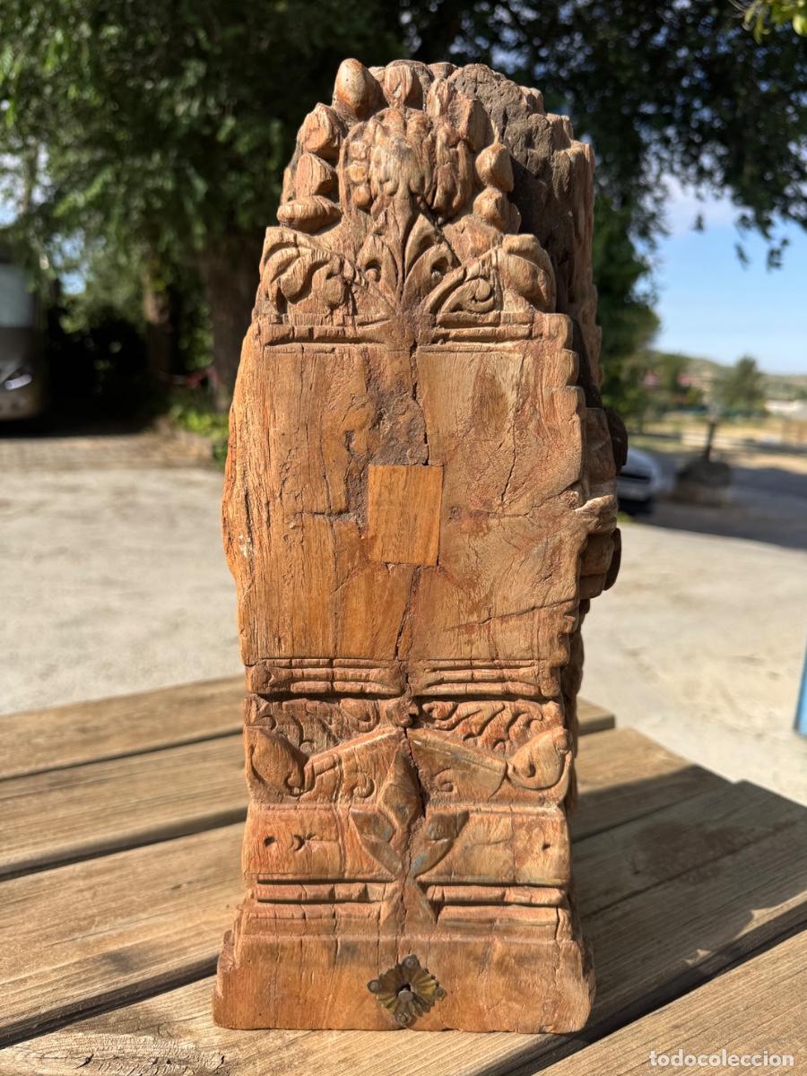 Antig&uuml;edades: Caja m&eacute;nsula madera india compartimentos S.XlV-XX 42x17