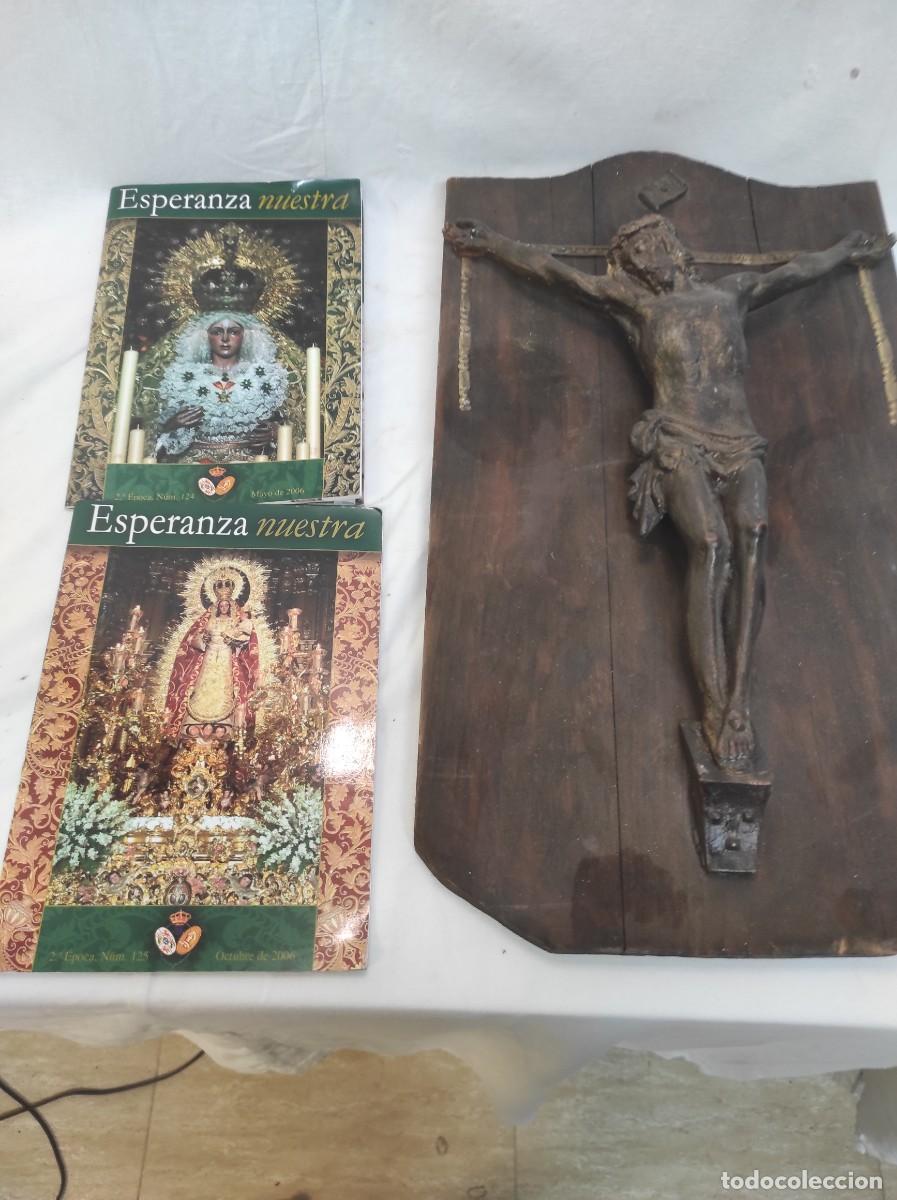 Antig&uuml;edades: Lote religioso, Cristo sobre tabla de madera, Cristo maciso de calamita o similar!