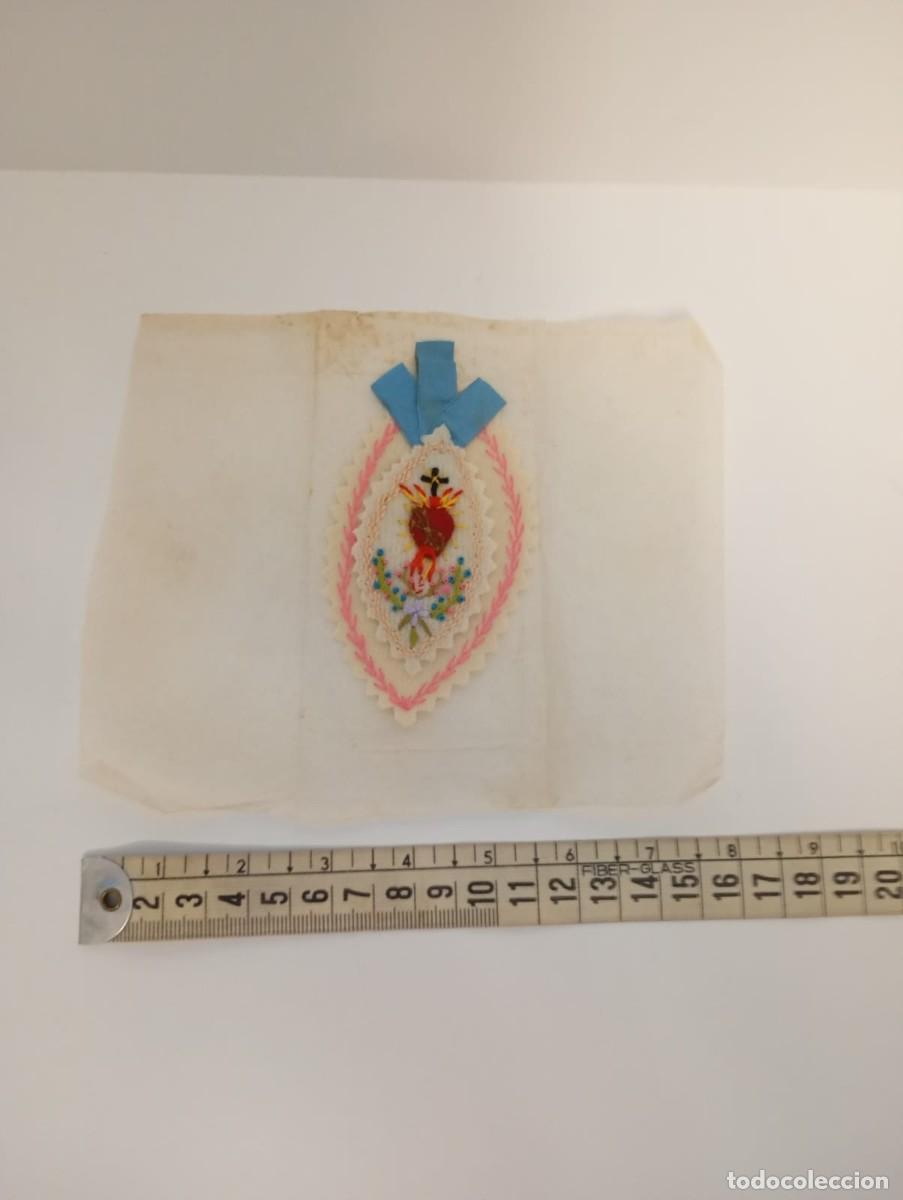 Antig&uuml;edades: Escapulario, exvoto, detente la bala, de sagrado coraz&oacute;n, encontrado as&iacute; en una carta de 1892