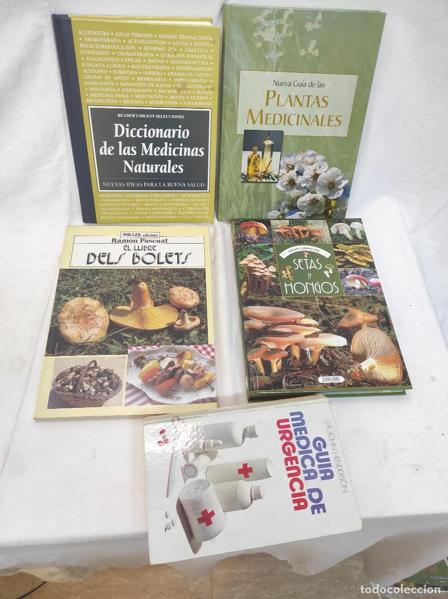 Antig&uuml;edades: Lote 5 libros de medicina y setas.