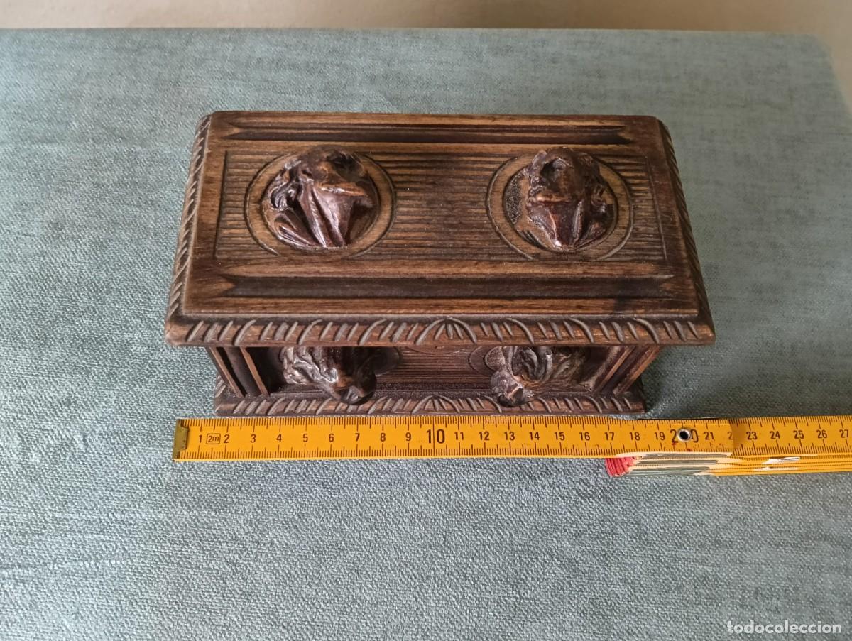 Antig&uuml;edades: PRECIOSA CAJA DE MADERA TALLADA A MANO