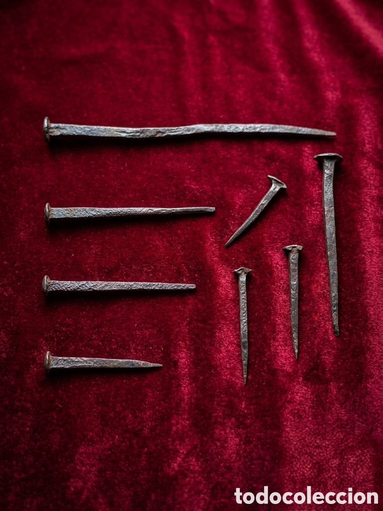 Antig&uuml;edades: Antigua colecci&oacute;n de clavos