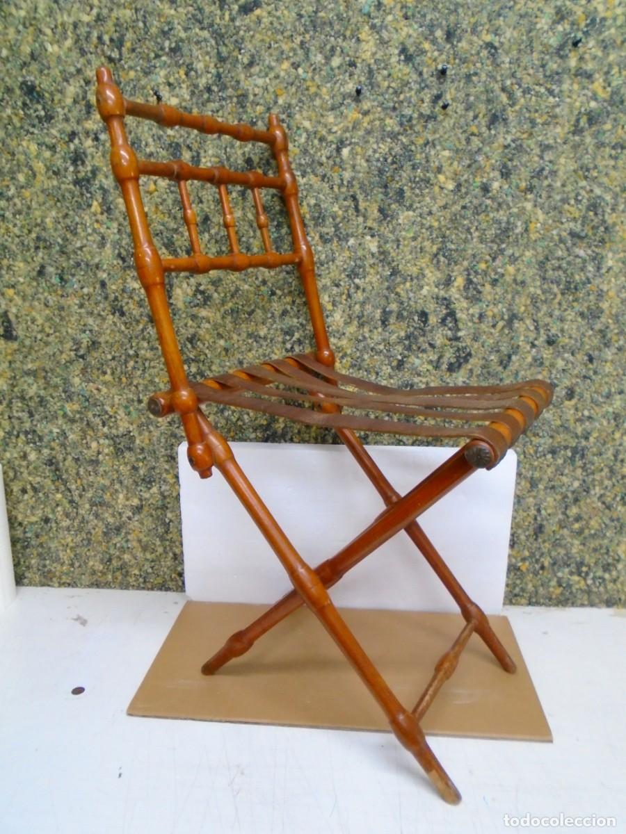 Antig&uuml;edades: SILLA PLEGABLE DE MISA,CON RESPALDO,1&ordm;XX,ASIENTO DE TIRAS DE CUERO.