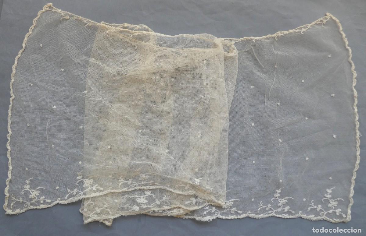 Antig&uuml;edades: ANTIGUA MANTILLA DE ENCAJE PPIO.S.XX