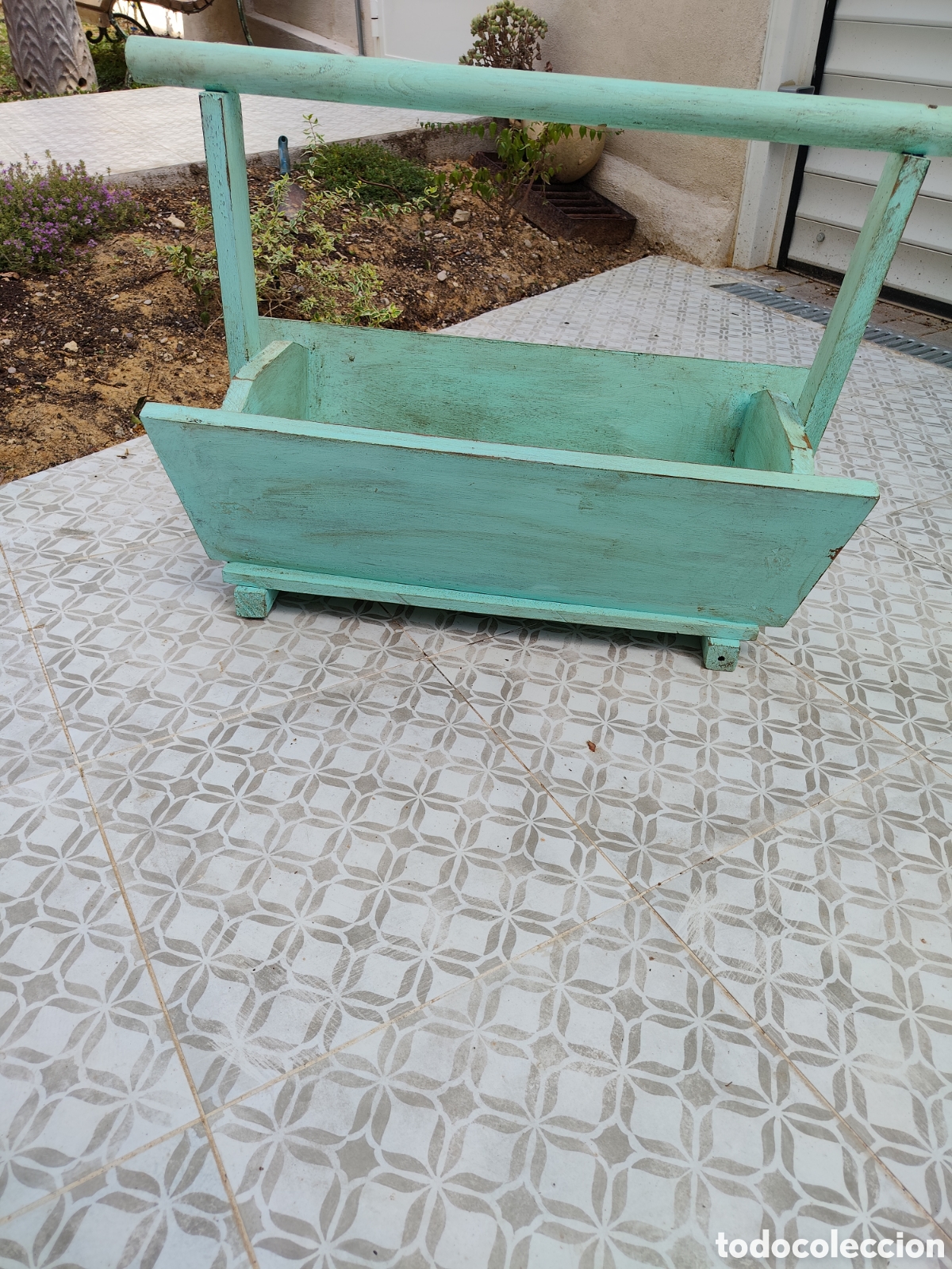 Antig&uuml;edades: Artesa de madera antigua pintada