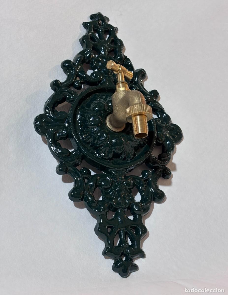 Antig&uuml;edades: Fuente de pared ornamental en aluminio fundido