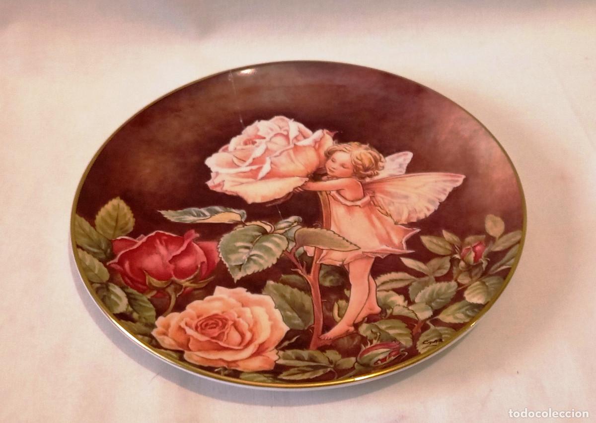Antig&uuml;edades: Plato decorativo The Rose Fairy. Plato decorativo de porcelana presenta el dise&ntilde;o &rdquo;The Rose Fairy&rdquo;