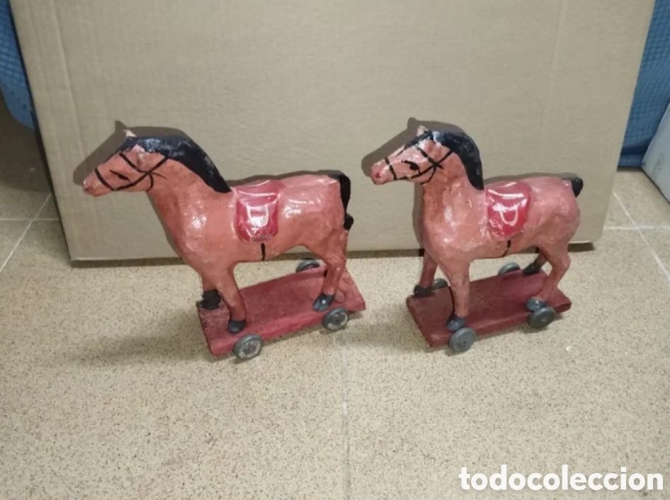 Antig&uuml;edades: Pareja Caballos Juguete Ruedas A&ntilde;os 70