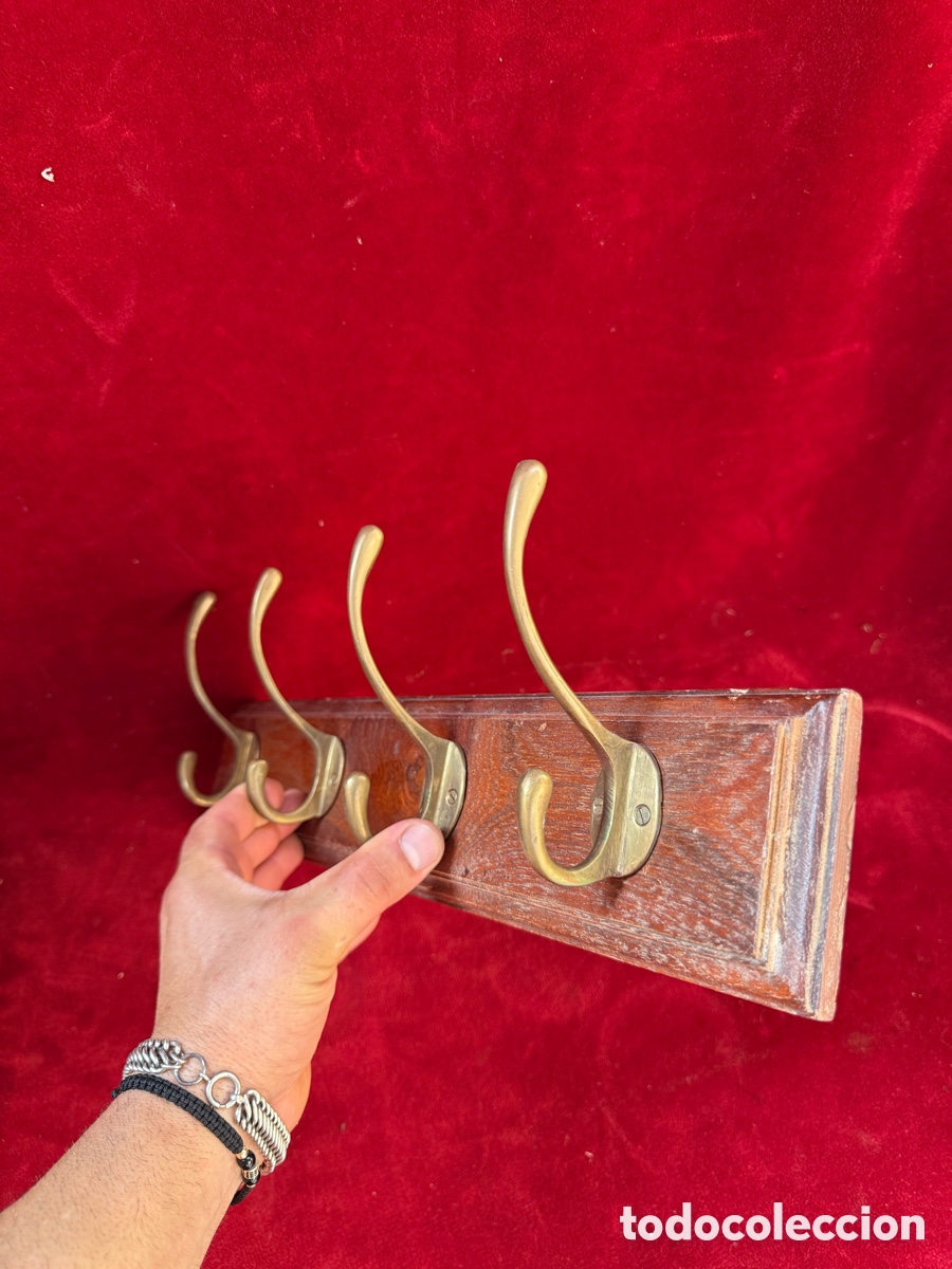 Antig&uuml;edades: Antiguo perchero de bronce y madera de Teka!