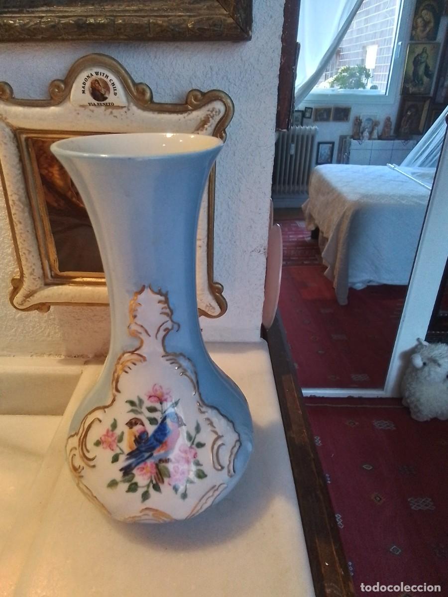Antig&uuml;edades: Antiguo jarron de porcelana alemana