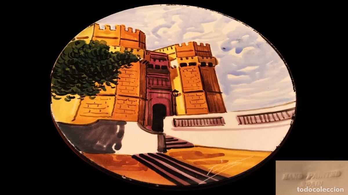 Antiquit&eacute;s: PLATO DECORATIVO DE CER&Aacute;MICA - TORRES DE SERRANOS VALENCIA - OBRA DE TOM&Aacute;S TORN&Eacute; - A&Ntilde;OS 70-80