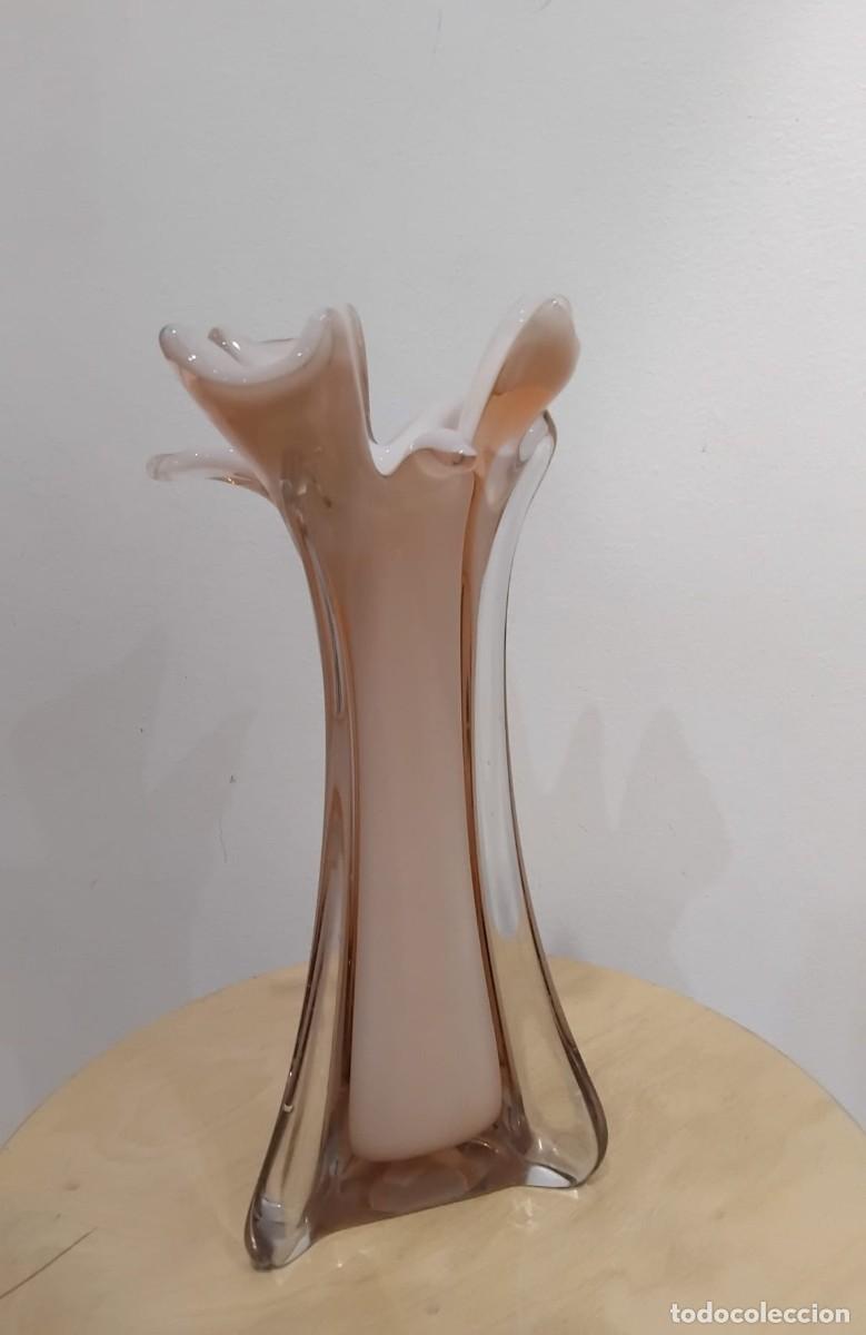 Antig&uuml;edades: Elegante jarr&oacute;n de cristal / vidrio de Murano con un dise&ntilde;o org&aacute;nico