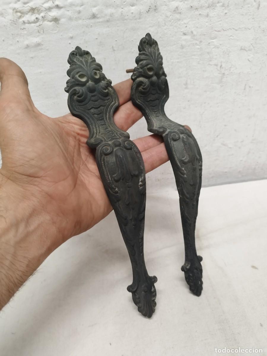 Antig&uuml;edades: Dos antiguos tiradores de puerta, modernistas de principios siglo XX.