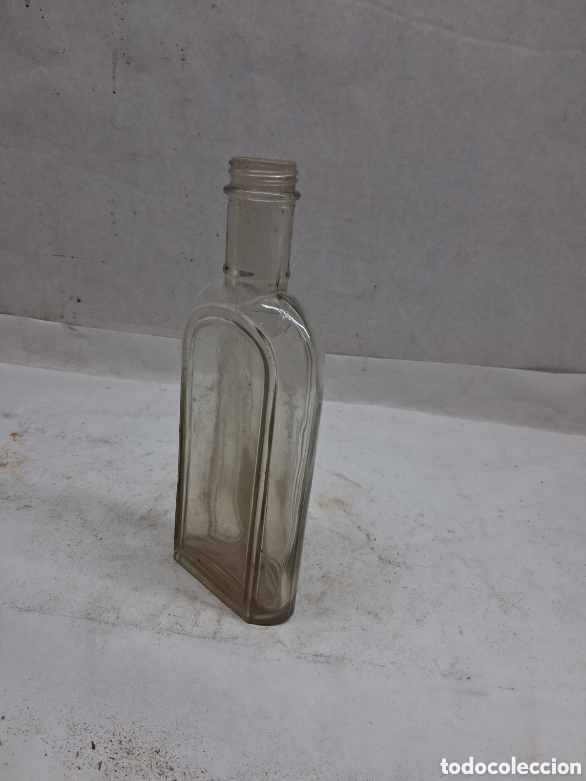 Antig&uuml;edades: antigua botella de cristal - Foto 1