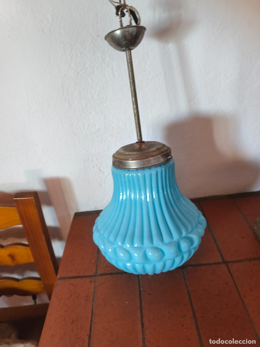 Antig&uuml;edades: L&aacute;mpara de opalina azul cielo. - Foto 2