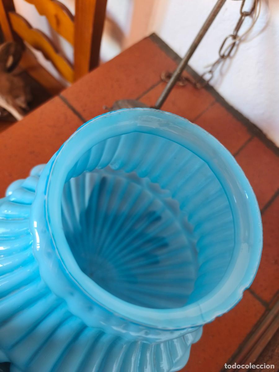 Antig&uuml;edades: L&aacute;mpara de opalina azul cielo. - Foto 15