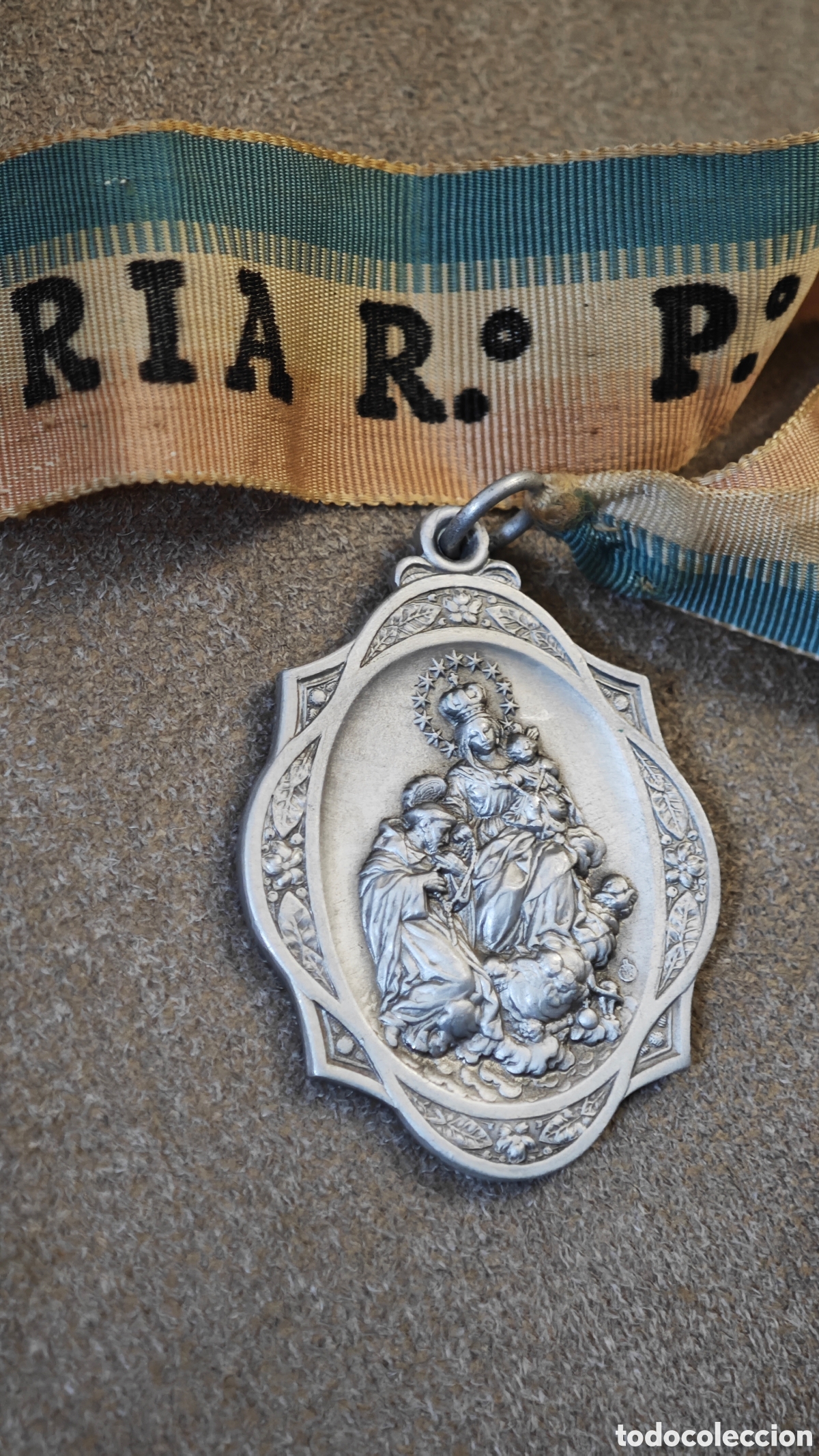 Antig&uuml;edades: Antigua Medalla de la Cofrad&iacute;a y Asociaci&oacute;n del Rosario Perpetuo - Con Cinta Original (A&ntilde;os 30-50)