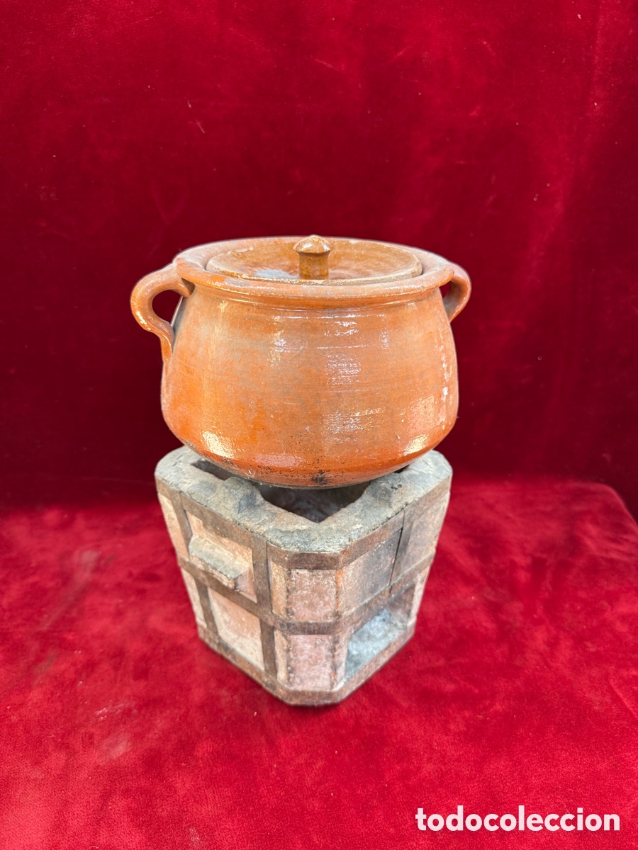 Antig&uuml;edades: Antiguo fogonet de portera,cocina de carbon con olla!