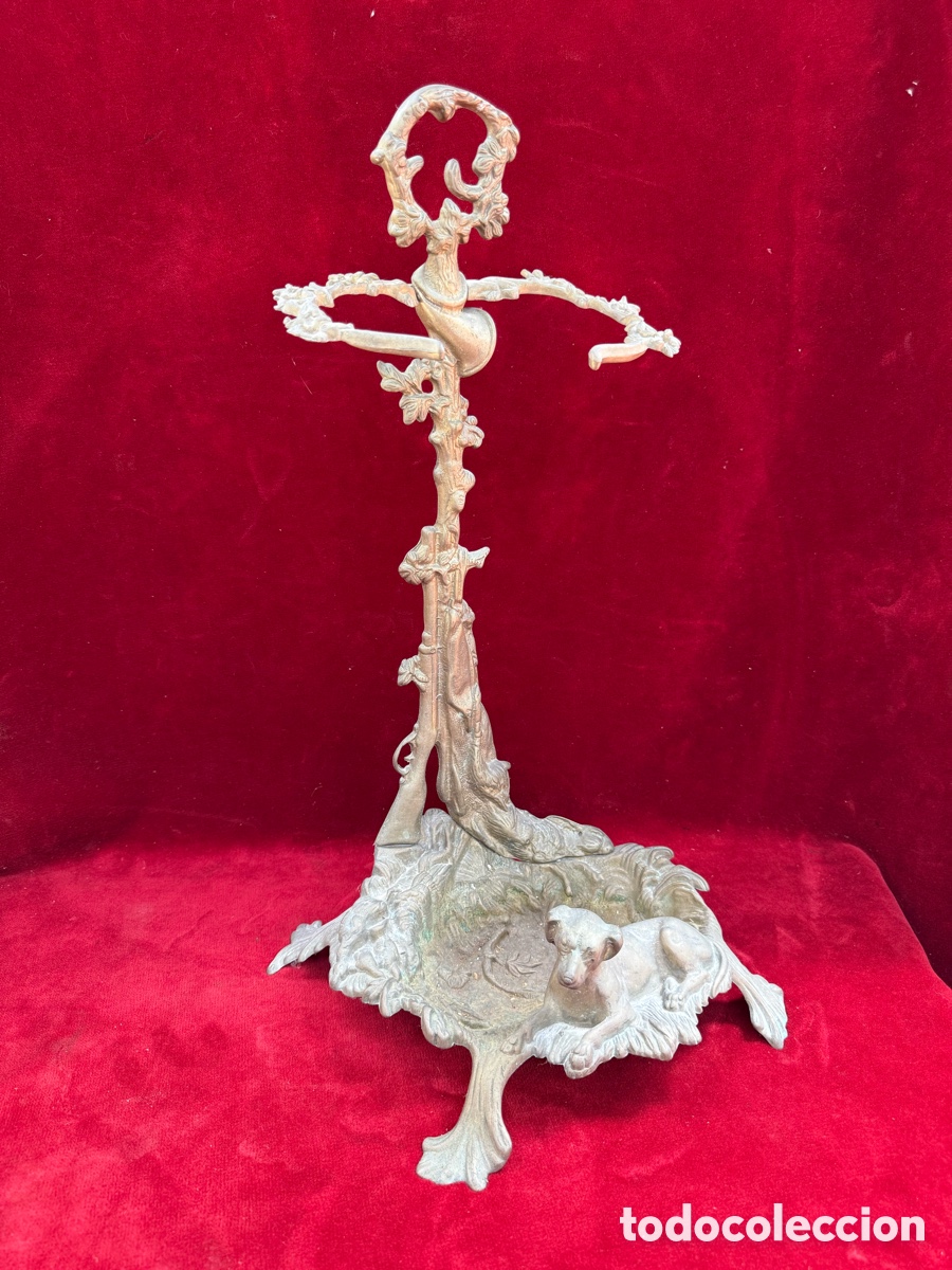 Antig&uuml;edades: Antiguo y precioso soporte,motivos de caza!Bronce!