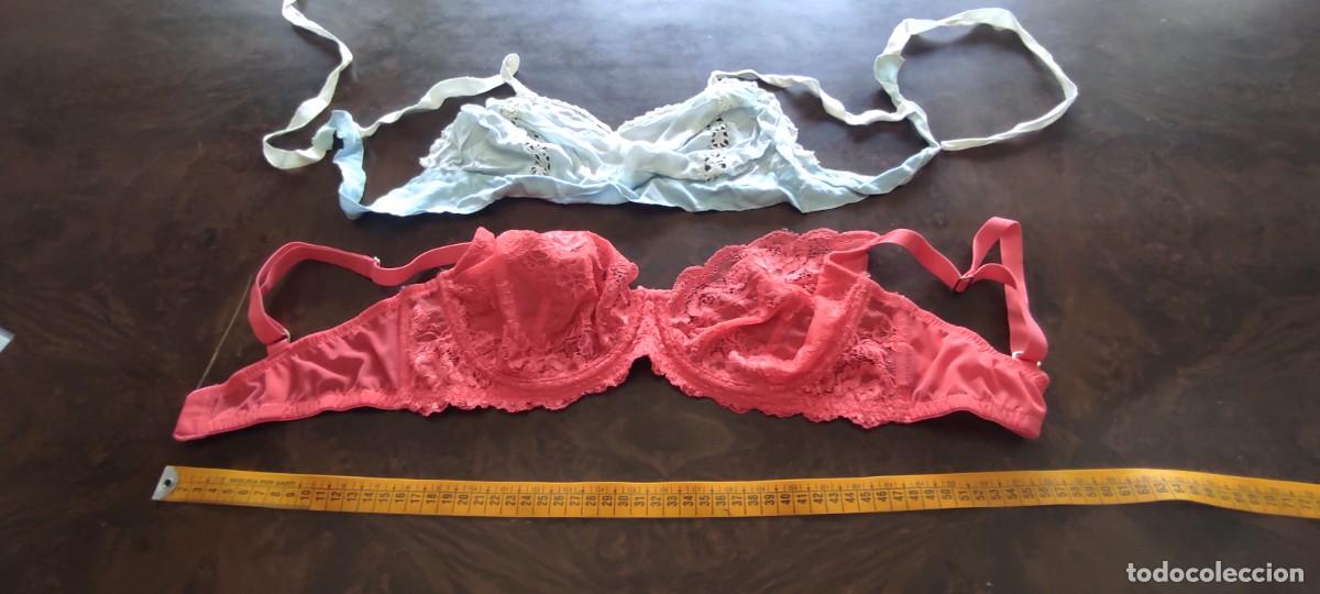 Antig&uuml;edades: LOTE LENCERIA VINTAGE. SUJETADOR ENCAJE CORAL CON ARO Y CORPI&Ntilde;O ANTIGUO CELESTE CON ENTREDOS CALADO.