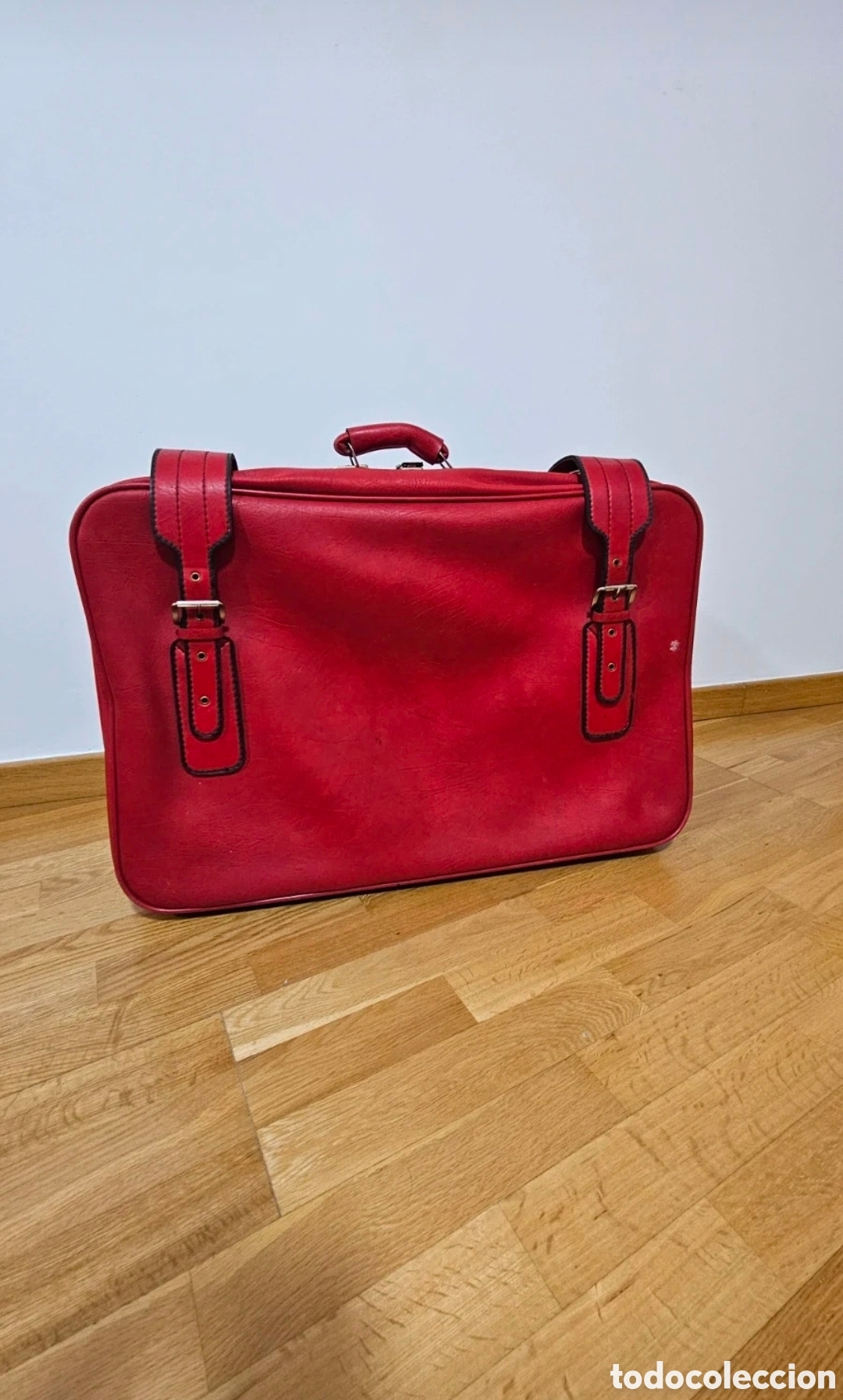 Antig&uuml;edades: Maleta Vintage Roja a&ntilde;os 70 - Ideal Decoraci&oacute;n/Atrezzo