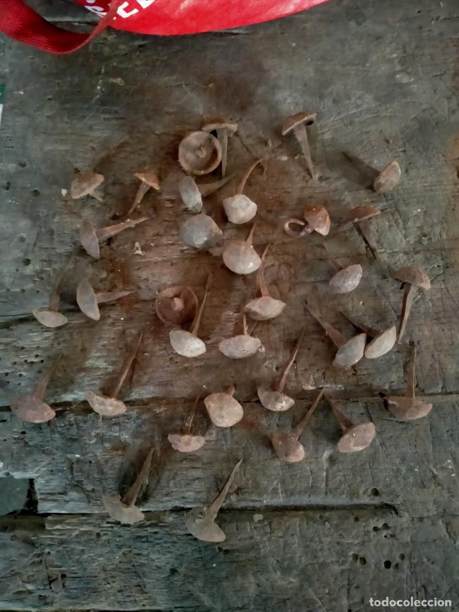 Antig&uuml;edades: LOTE DE CLAVOS DE FORJA ANTIGUOS - Foto 1
