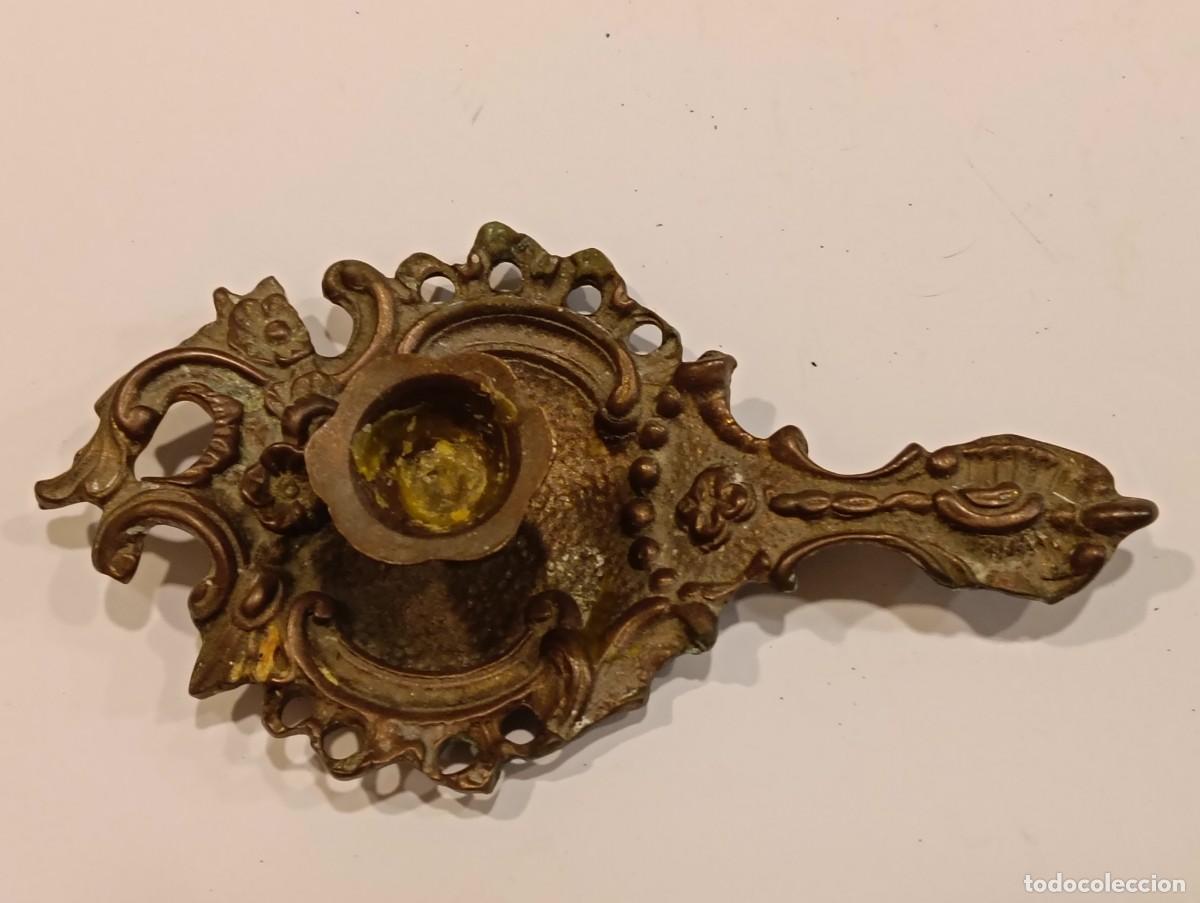 Antig&uuml;edades: Antigua Palmatoria de Mano con Mango - Bronce Macizo Cincelado - Estilo Barroco / Rococ&oacute; - 18 cm