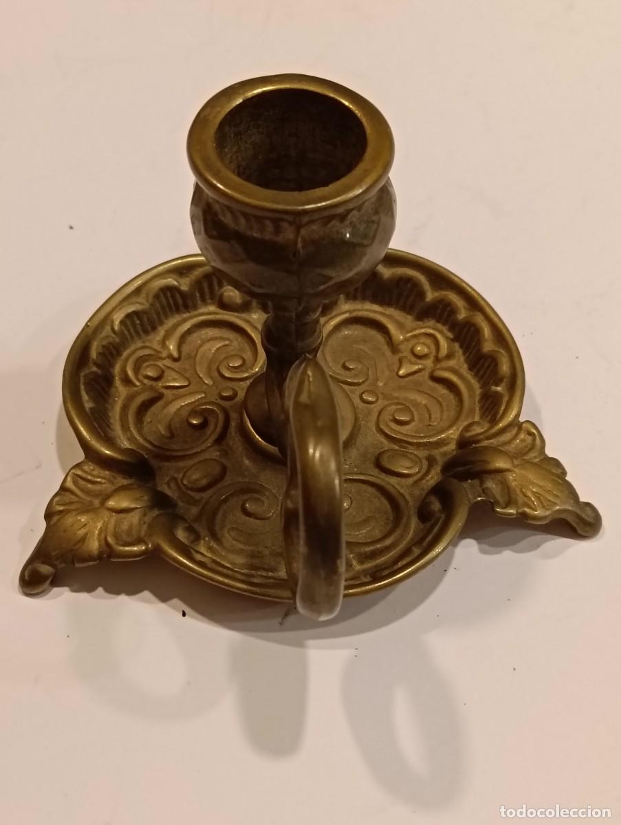 Antig&uuml;edades: Antigua Palmatoria de Mano con Patas - Bronce Macizo - Estilo Rococ&oacute; / Barroco - 10x8,5 cm