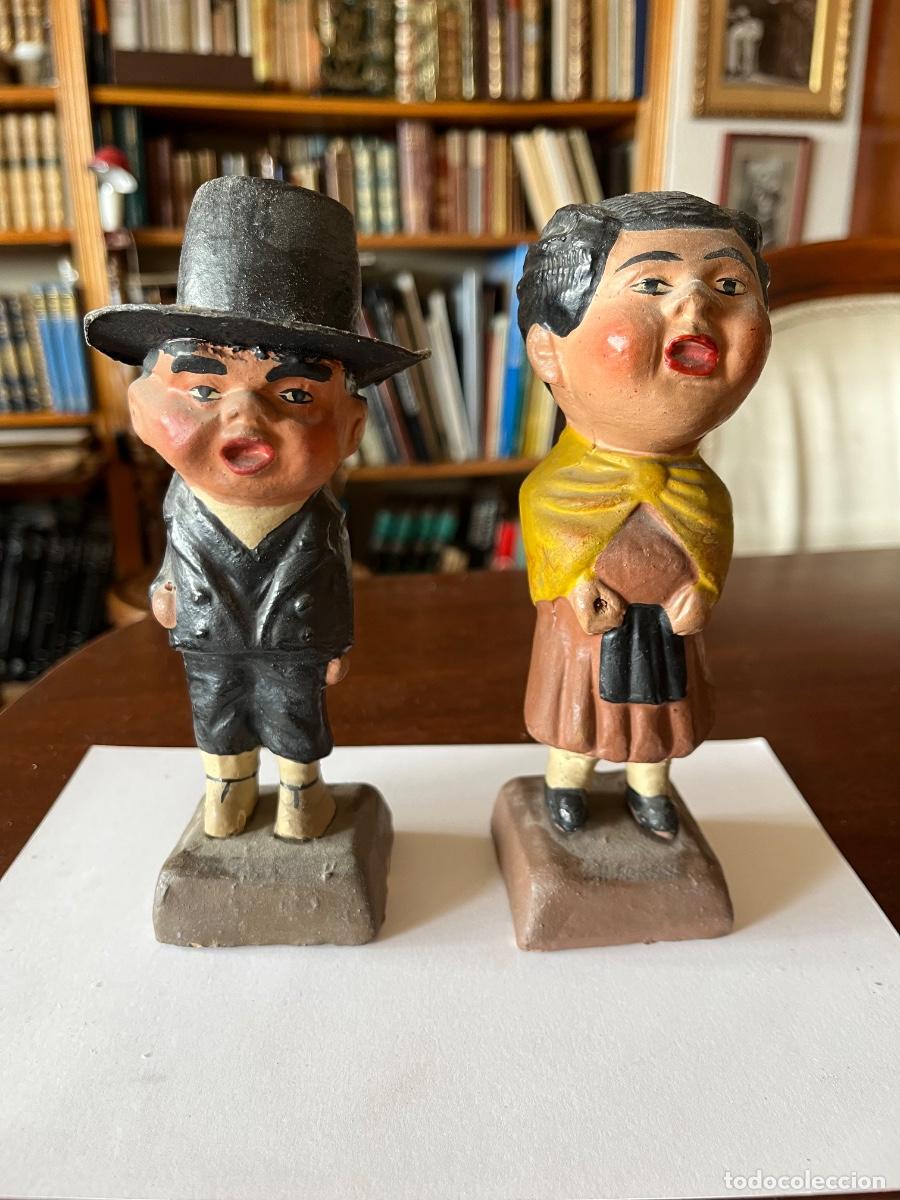 Antig&uuml;edades: Cabezones antiguos: joquey, pareja de labradores ma&ntilde;os, se&ntilde;or de levita