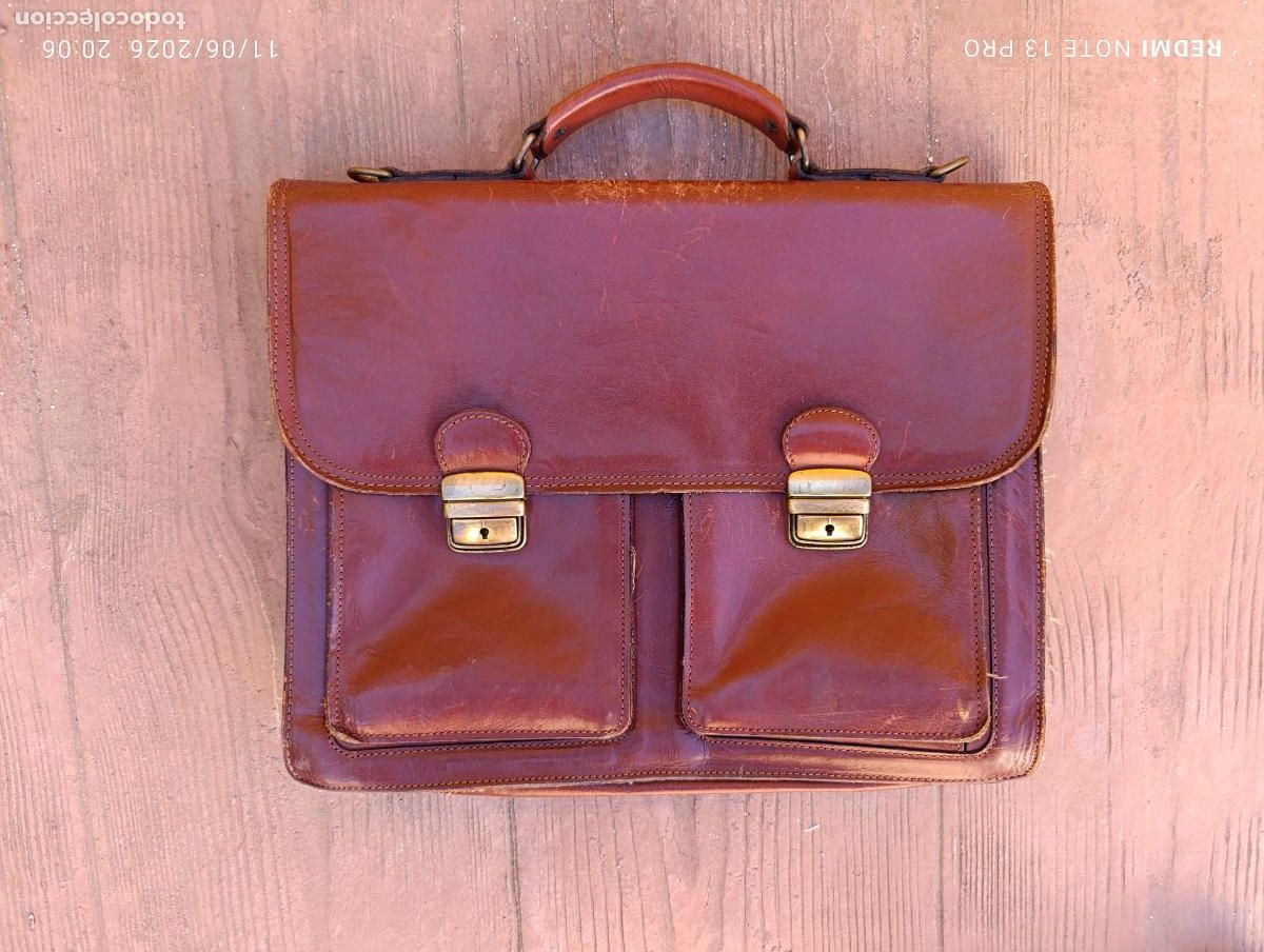 Antig&uuml;edades: Antigua gran cartera de maestro, porta documentos. En cuero.