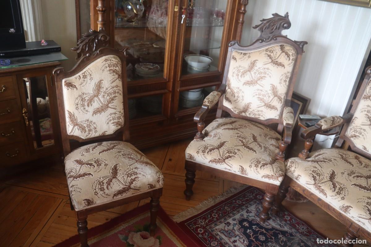 Antiques: Importante conjunto de sal&oacute;n modernista en nogal. Sof&aacute;, dos sillones y seis sillas.