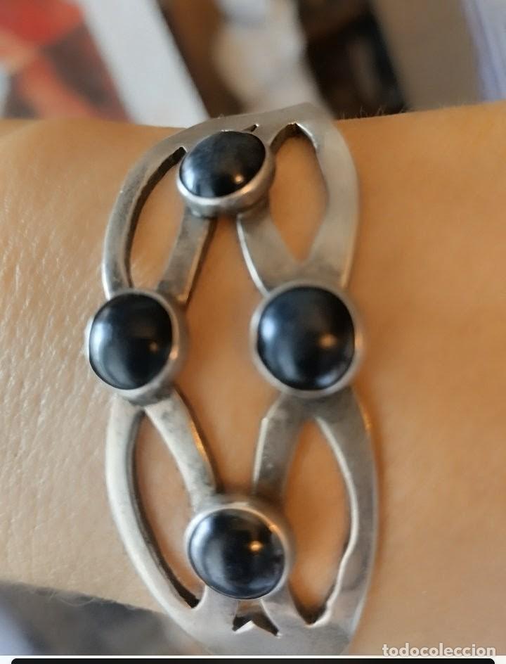 Antig&uuml;edades: BRAZALETE tipo pu&ntilde;o . Plata de Ley . Taxco / Mexico. Modernista . Mediados del XXo