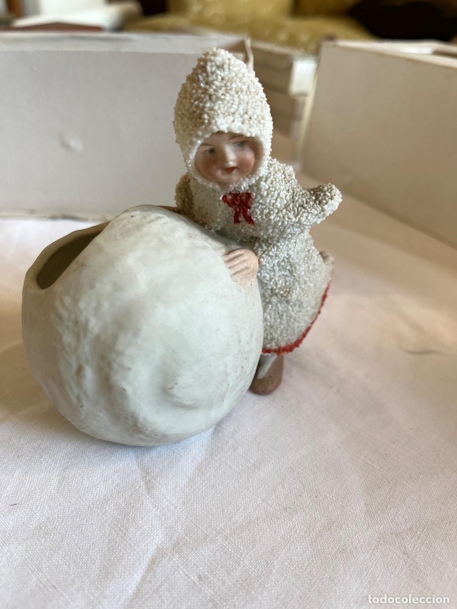 Antig&uuml;edades: Figura ni&ntilde;a en la nieve Porcelana japonesa