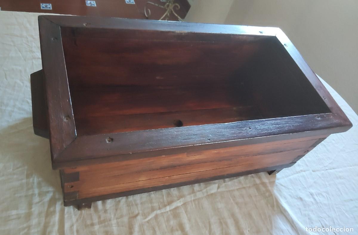 Antig&uuml;edades: Macetero mueble jardinera - Foto 5
