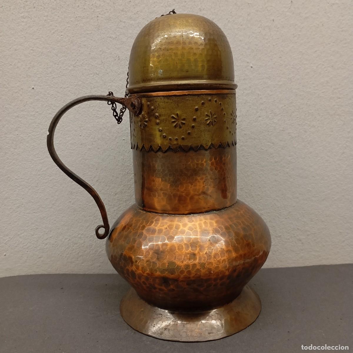 Antig&uuml;edades: ANTIGUA JARRA O CHOCOLATERA DE COBRE MARTILLADO - ASA DE HIERRO - 260 X 200 MM / 1100