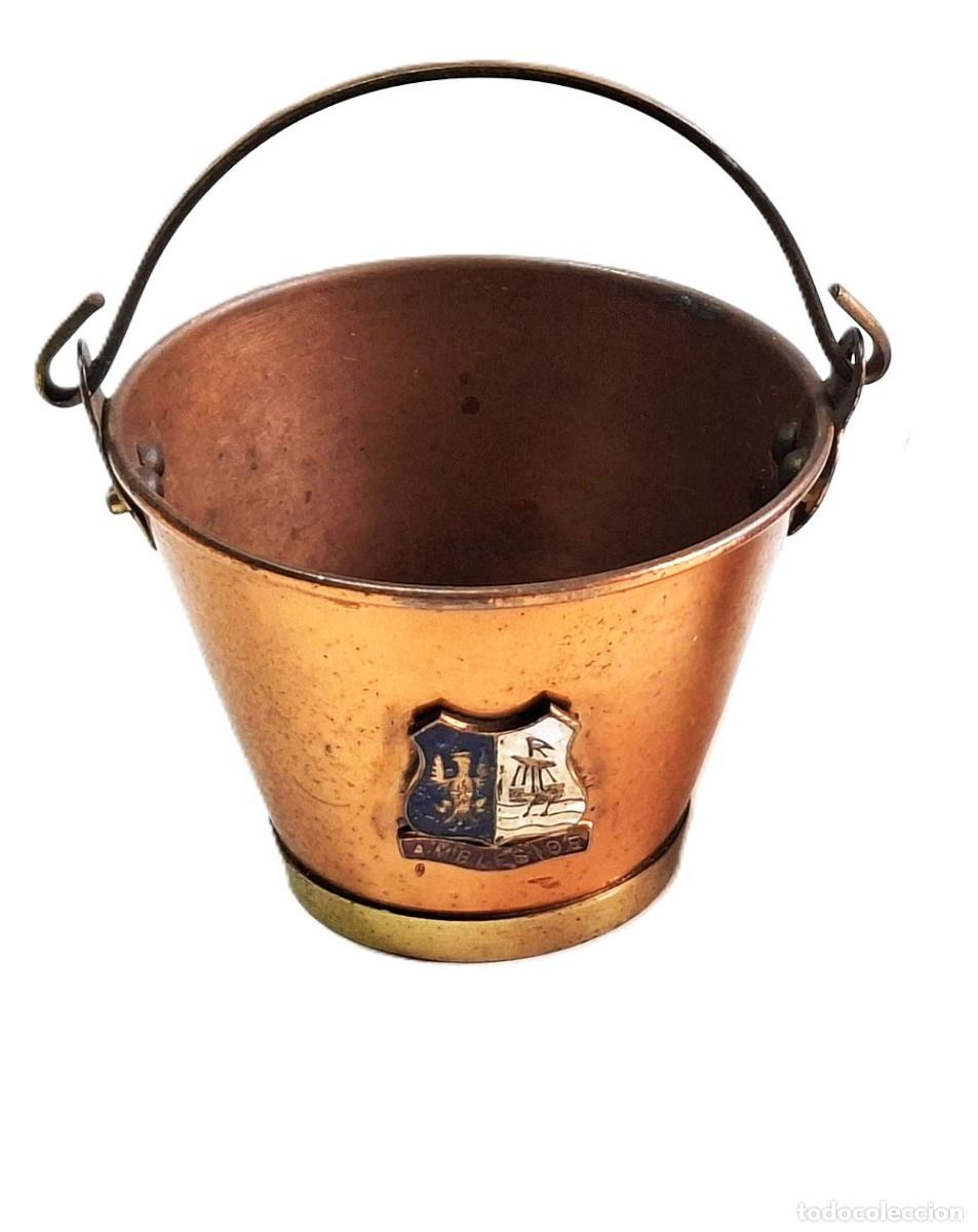 Antig&uuml;edades: CUBO DE RECUERDO DE COLECCI&Oacute;N - AMBLESIDE - COBRE CON REVESTIMIENTO DE LAT&Oacute;N - ALTURA 5 CM