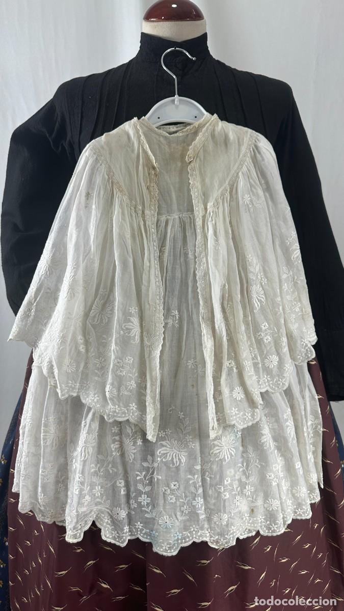 Antig&uuml;edades: Vestido de batista, para cristianar