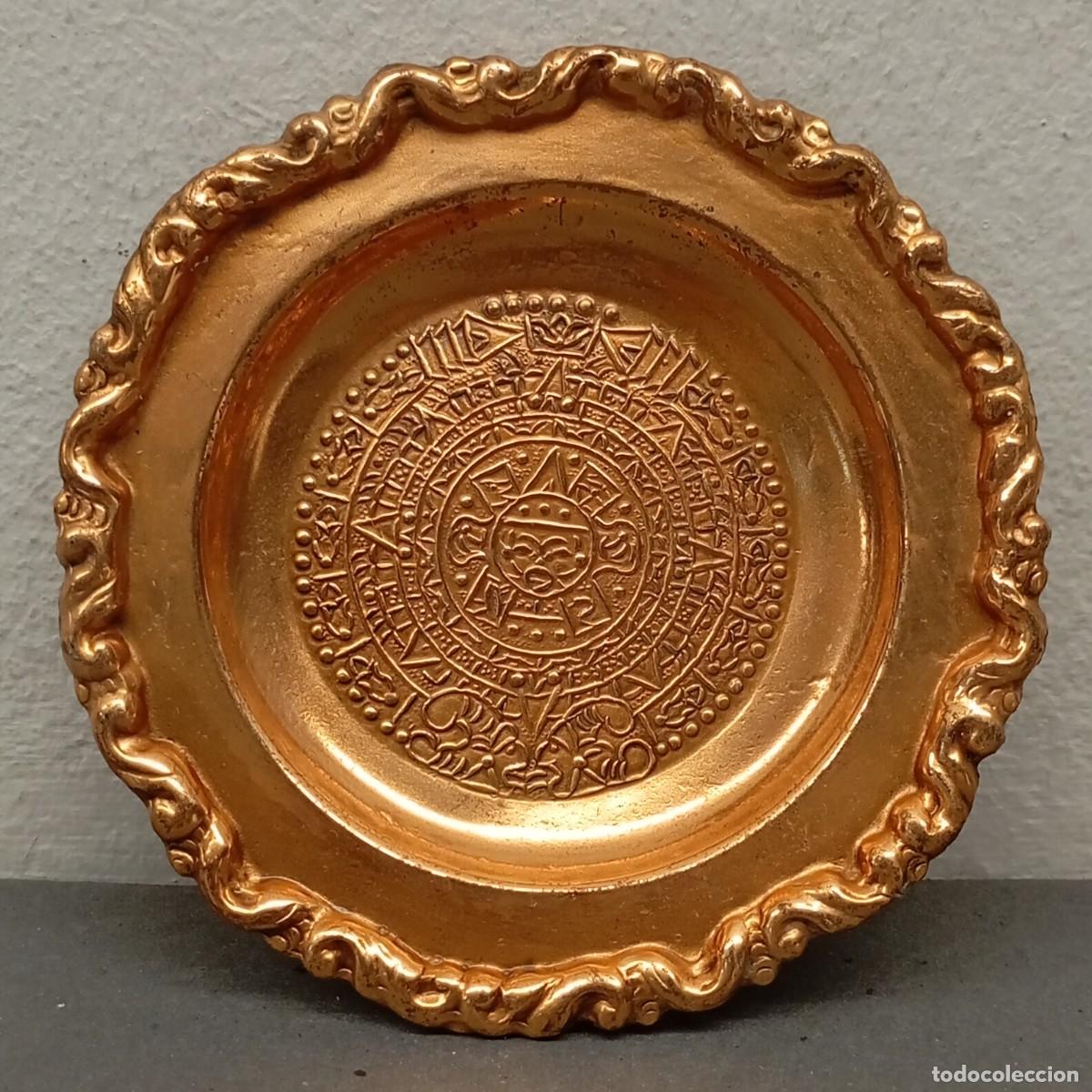Antig&uuml;edades: ANTIGUO PLATO DE COBRE - CALENDARIO AZTECA EN RELIEVE - DECORATIVO - 115 MM &empty; / 1106