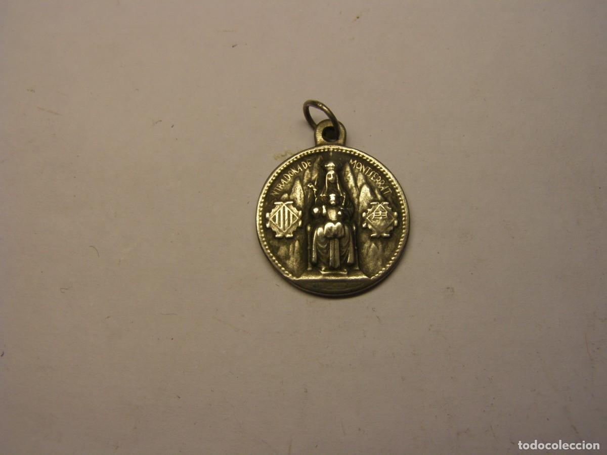 Antig&uuml;edades: Vieja medalla religiosa de N&ordf; S&ordf; de Montserrat. De plata.