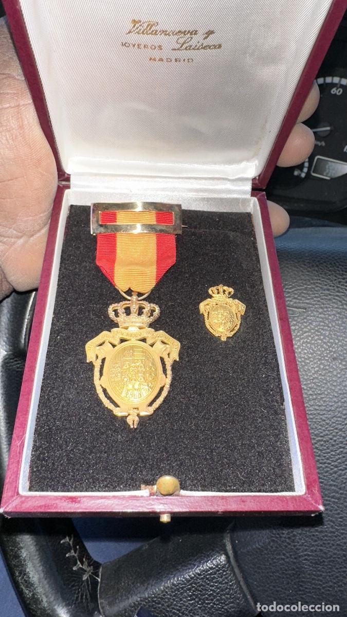 Antig&uuml;edades: Medalla de oro instituto nacional de previsi&oacute;n - Foto 1